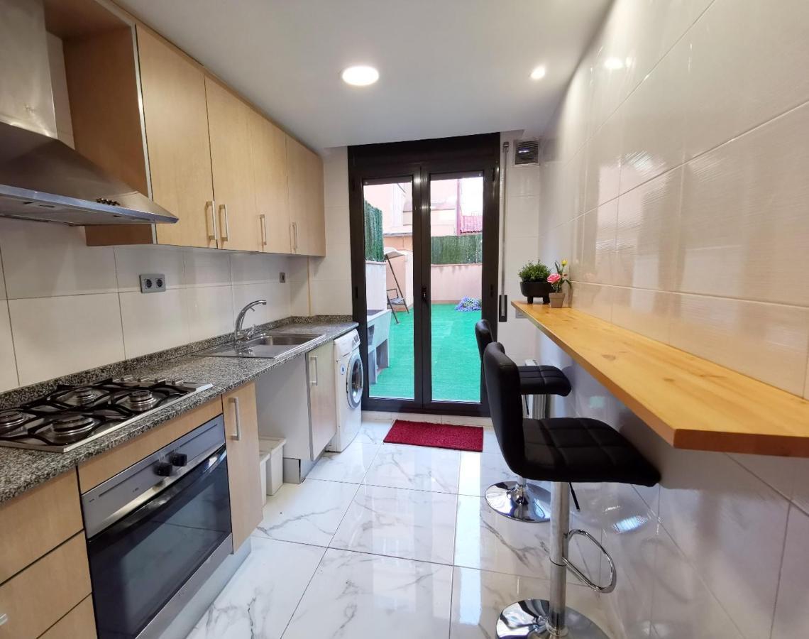 Duplex / Beach 3Min/ Bcn Center 10Min/Tren 2Min Apartamento Sant Adrià de Besòs Exterior foto