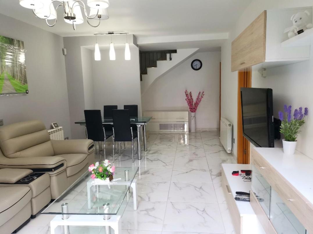 Duplex / Beach 3Min/ Bcn Center 10Min/Tren 2Min Apartamento Sant Adrià de Besòs Exterior foto